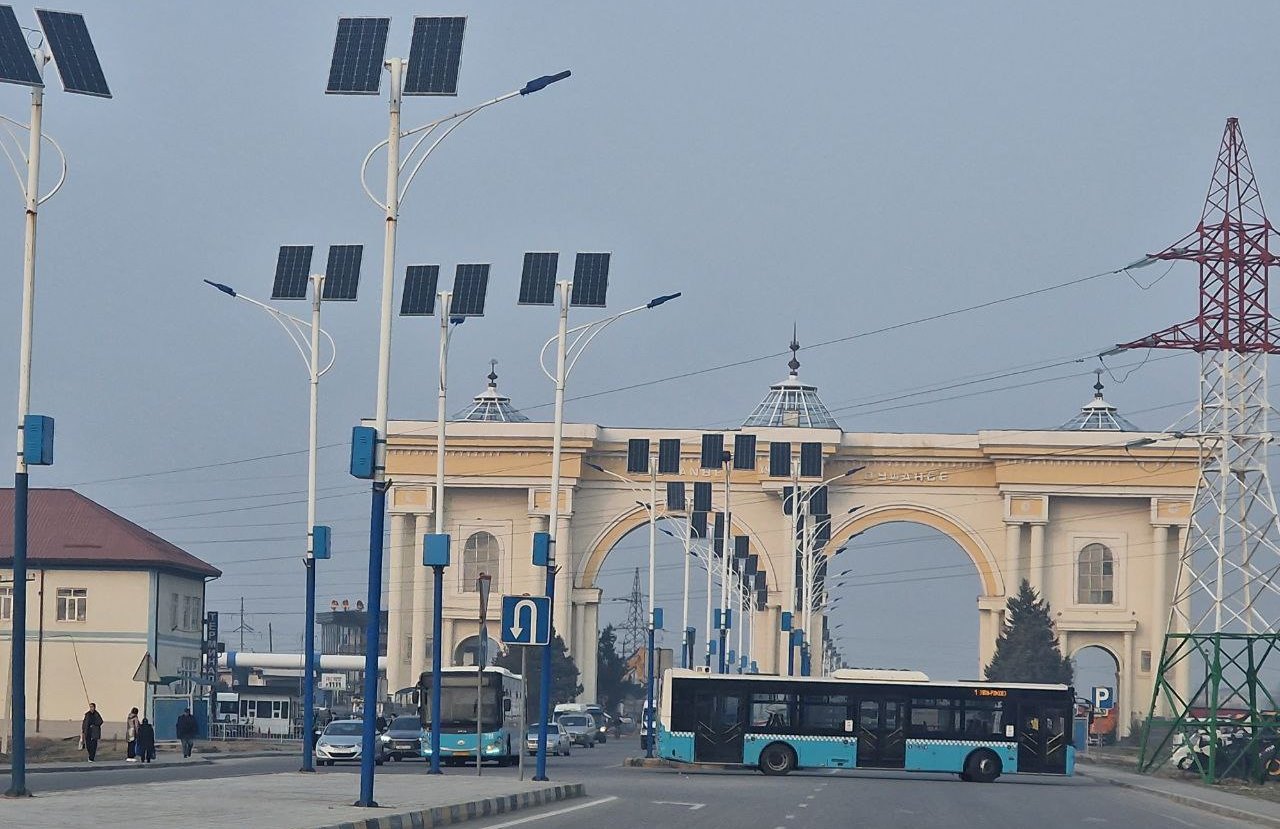 Solar panels being installed in Dushanbe: a step towards energy savings and a sustainable future