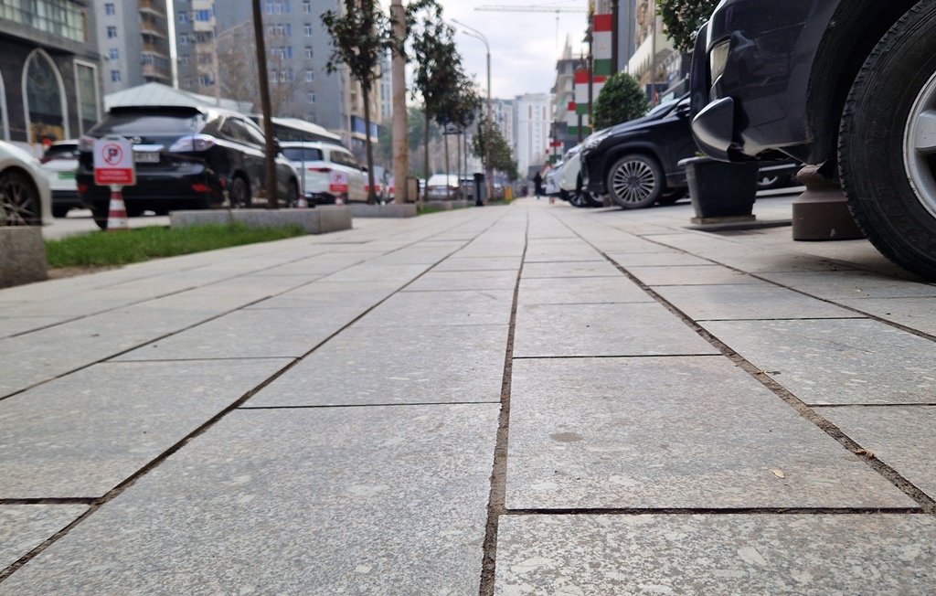 Dushanbe to abandon glossy sidewalk tiles due to winter safety concerns