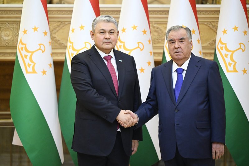 Tajik president holds talks with Kazakhstan's foreign minister to discuss cooperation