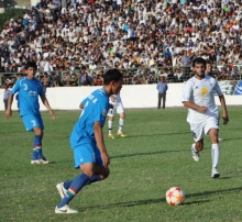 Вохӯрии дастаҳои футболи «Равшан» ва Истиқлол» дар Кӯлоб (аксҳо)