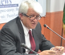 Раиси Бонки миллӣ: Мо ба Занҷонӣ рабте надорем