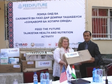 США передало медицинские принадлежности родильным домам Хатлона