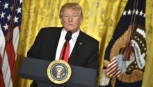 Трамп о нечестных медиа и идиотской пластмассовой кнопке