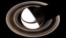 Полярное сияние и кольца Сатурна: самые впечатляющие снимки Cassini