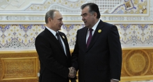 Эмомали Рахмон поздравил Владимира Путина с Днём рождения