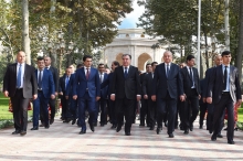 Боғи фарҳангу фароғати Айнӣ баъди навсозӣ боз шуд