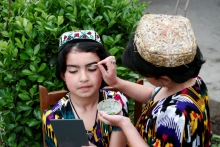 Чем полезна усьма - любимое косметическое средство наших бабушек?