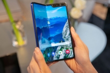 Эълони деринтизори Samsung дар бораи оғози фурӯши Galaxy Fold бо экрани қатшаванда