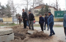 Хонаҳои наву қубурҳои кӯҳна: танқисии сокинони Душанбе аз об