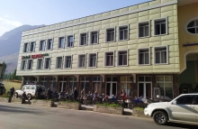 В Хороге предприниматель предложил свою гостиницу для размещения больных