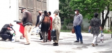 Около 1000 жителей города Бустон получили бесплатно дезинфекционный раствор хлора