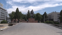 Майдони назди “Садбарг”-и Душанбе навсозӣ мешавад