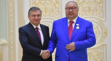 Алишер Усманов выделил $10 млн на поощрение медиков в Узбекистане