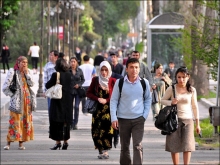 Интернет, школа, за чадрой: где и как знакомятся таджикистанцы