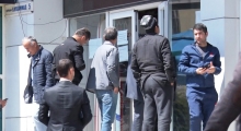Навбатпойӣ назди хазинаҳои билетфурӯшӣ торафт зиёд мешавад