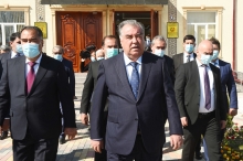 День второй. Эмомали Рахмон в Истаравшане дал старт работе детсада, гостиницы и закладке виноградника