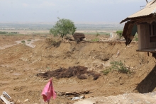 “Дар як лаҳза ҳама чиз гум шуд, танҳо бо як шим мондем”, - сокинони деҳаи фурӯрафтаи Ҷомӣ