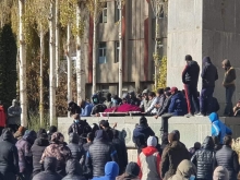 В Хороге митинг. Прямо сейчас там идет перестрелка (ДОПОЛНЕНО)