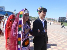 Тӯйи арӯсӣ ва хатнасур барои оилаҳои камбизоат. Суратгузориш аз таҷлили ҷашни Наврӯз дар Кӯлоб