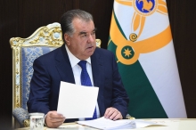 Эмомалӣ Раҳмон муовинони вазирону раисонро нав кард