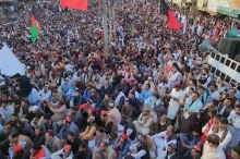 Анҷоми зарбулаҷали 10-рӯзаи Покистон. Эътирози ҳазорон нафар барои ихроҷи паноҳҷӯёни афғонистонӣ