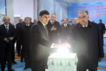 Эмомалӣ Раҳмон дар Кӯшониён корхонаи пахта ва дар Ёвон корхонаи масолеҳи сохтмониро боз кард