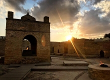 Атешгях, Янардаг, Гобустан представляют уникальные природные чудеса Азербайджана