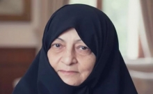 Fars: Вдова Али Хаменеи Мансуре Ходжасте жива